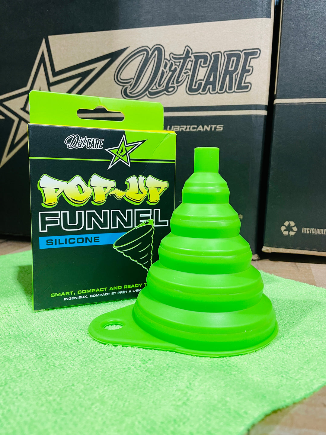 Dirt-Care Pop-Up Silicone Funnel