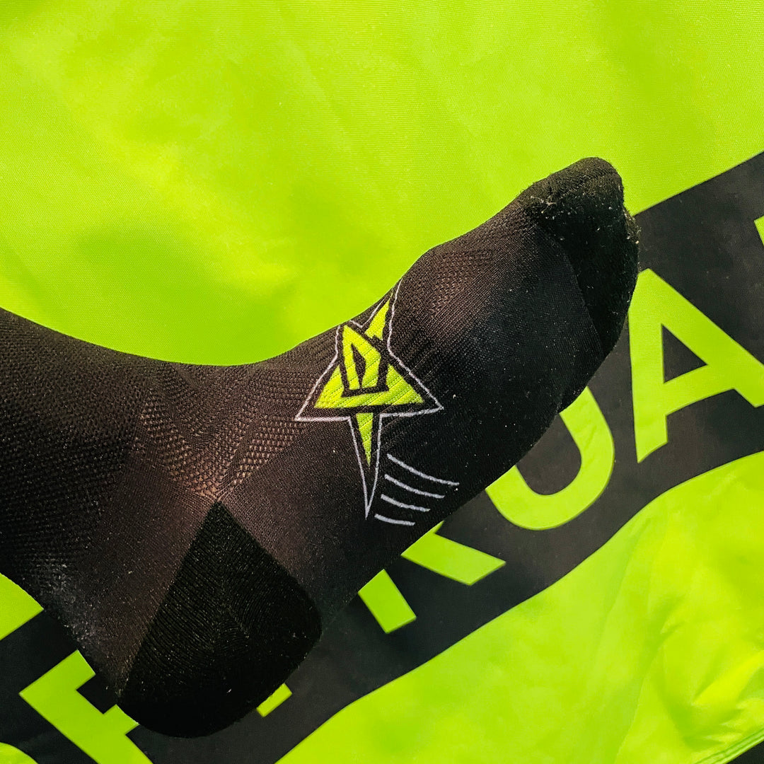 Dirt-Care Athletic Crew Socks – Black